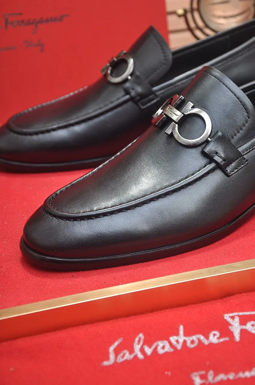 Men's shoes 💰520💶【Ferragamo/Ferragamo】The latest model in the counter. Original imported high-quality cowhide with open sides + imported 🐂 water-dyed cowhide lining + original luxury metal buckle + original combination outsole. No pressure for comparison. 38--45 (45 is custom-made and cannot be returned or exchanged)